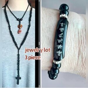 Jewelry lot (EUC) gemstone & wooden cross 3 piece - jewelry